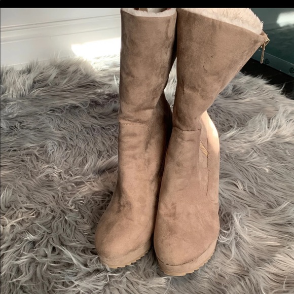 NWOB Juicy Couture Wedge Boots - Picture 3 of 4